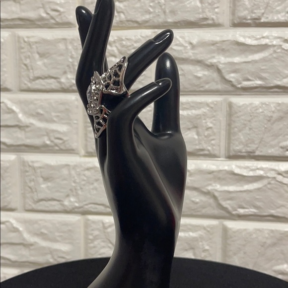 Large Ring - Picture 2 of 3